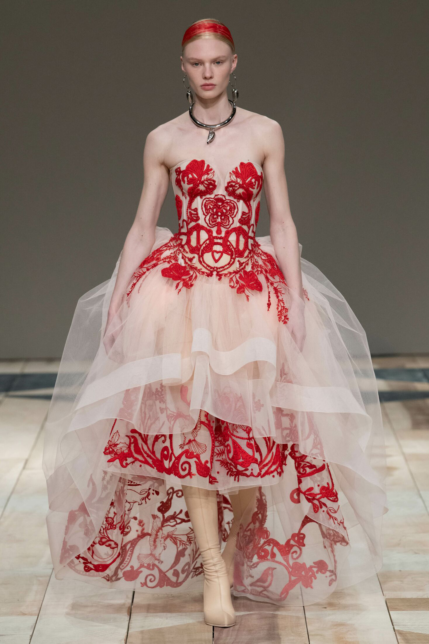 Alexander McQueen（亚历山大麦昆）