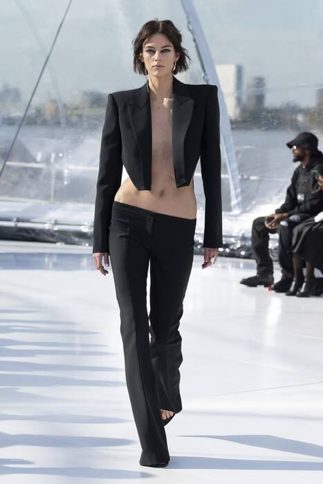 Alexander McQueen（亚历山大麦昆）