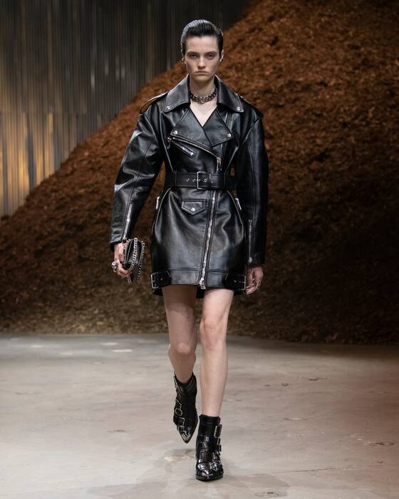 Alexander McQueen（亚历山大麦昆）