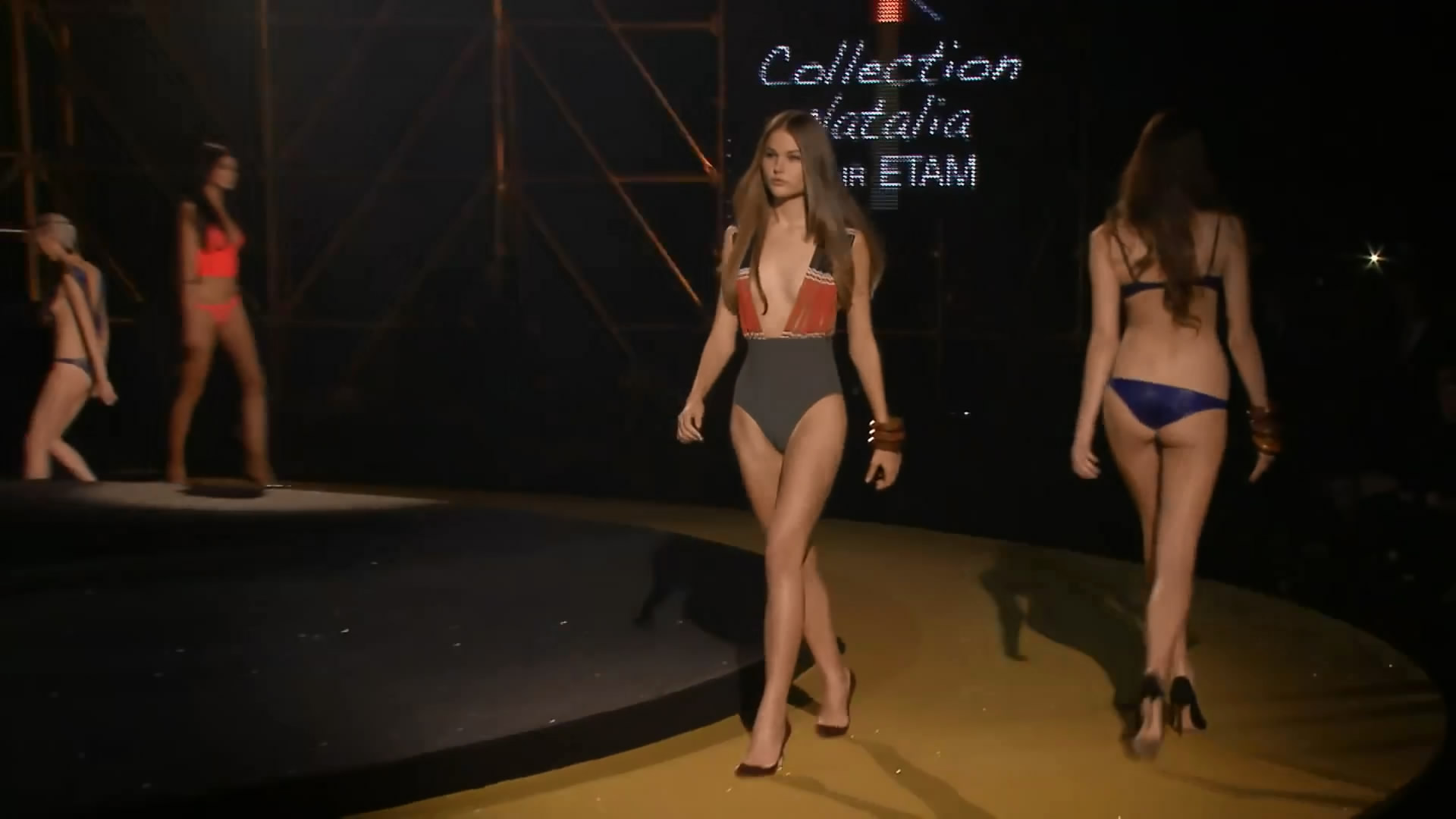 Etam（艾格）
