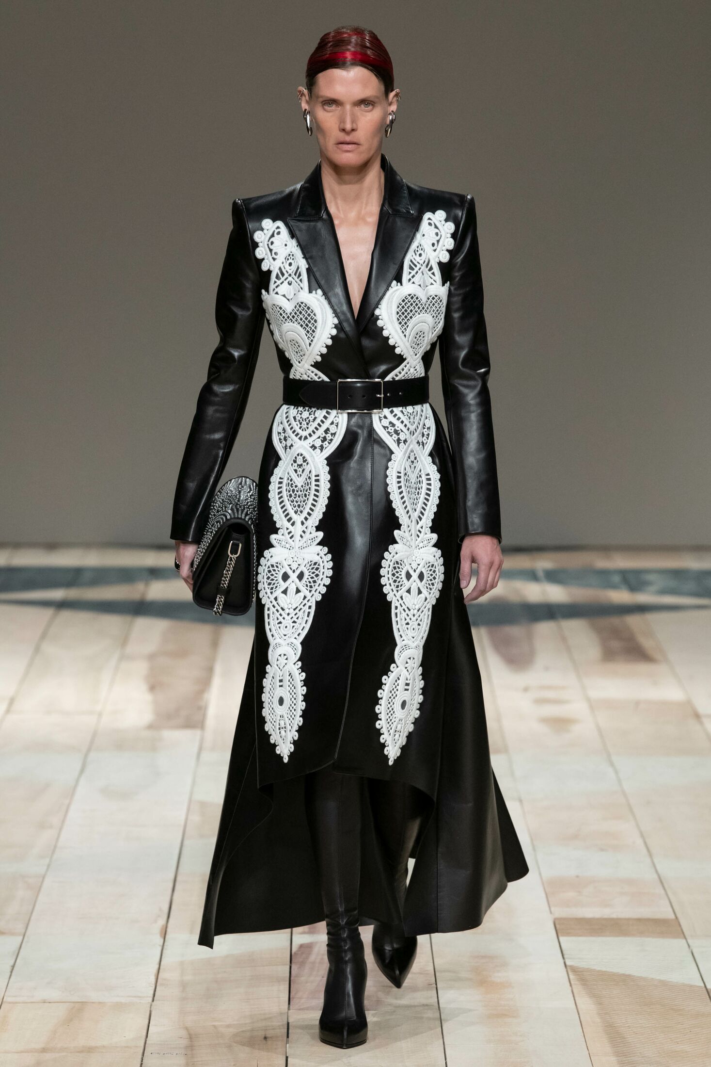 Alexander McQueen（亚历山大麦昆）