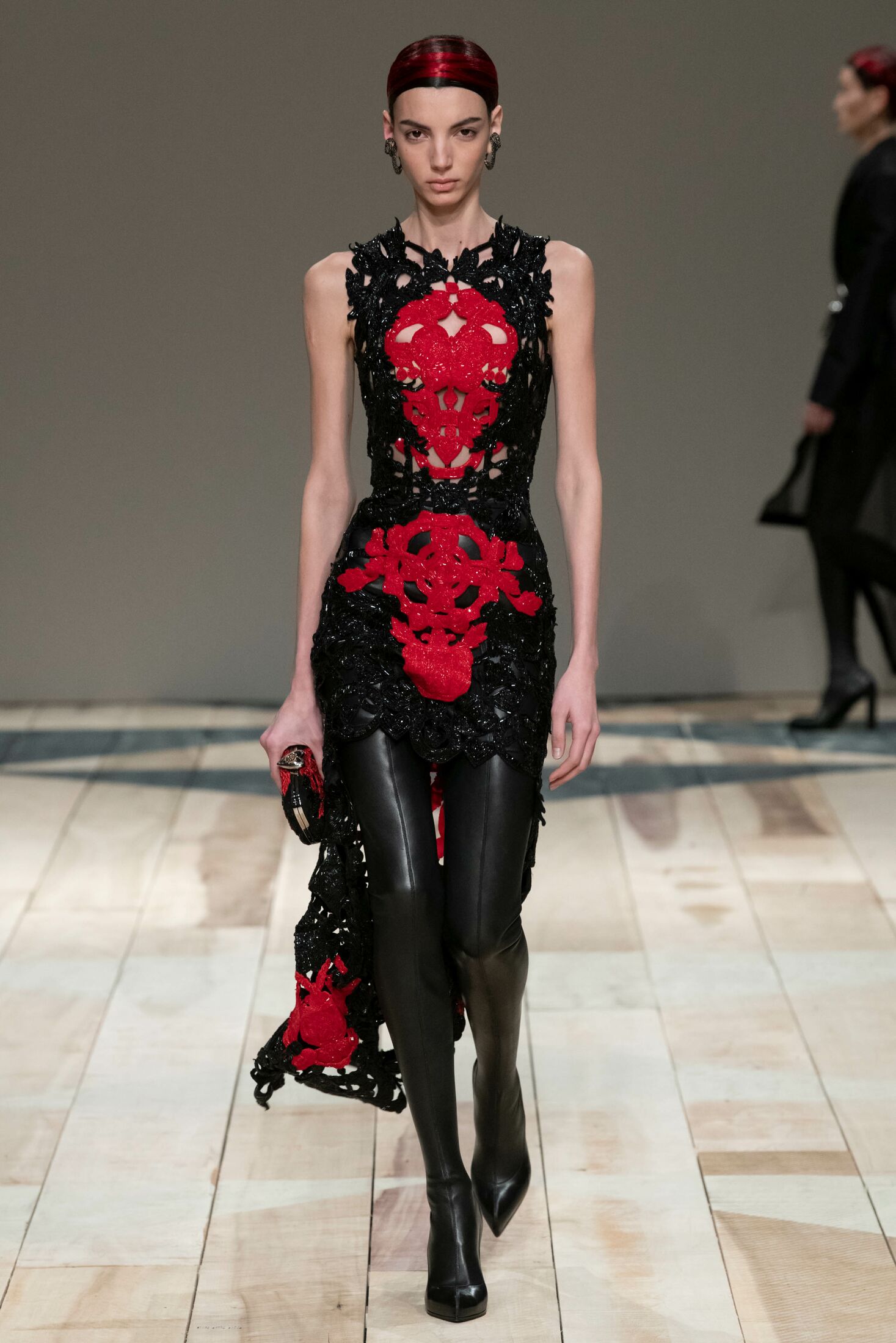 Alexander McQueen（亚历山大麦昆）