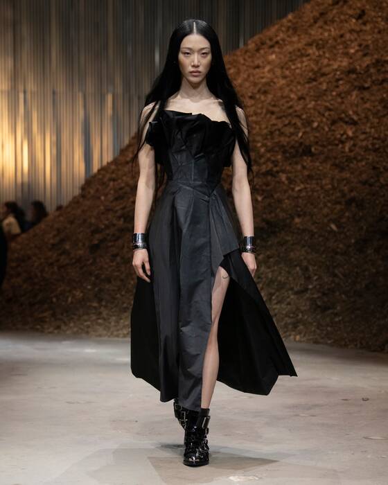 Alexander McQueen（亚历山大麦昆）