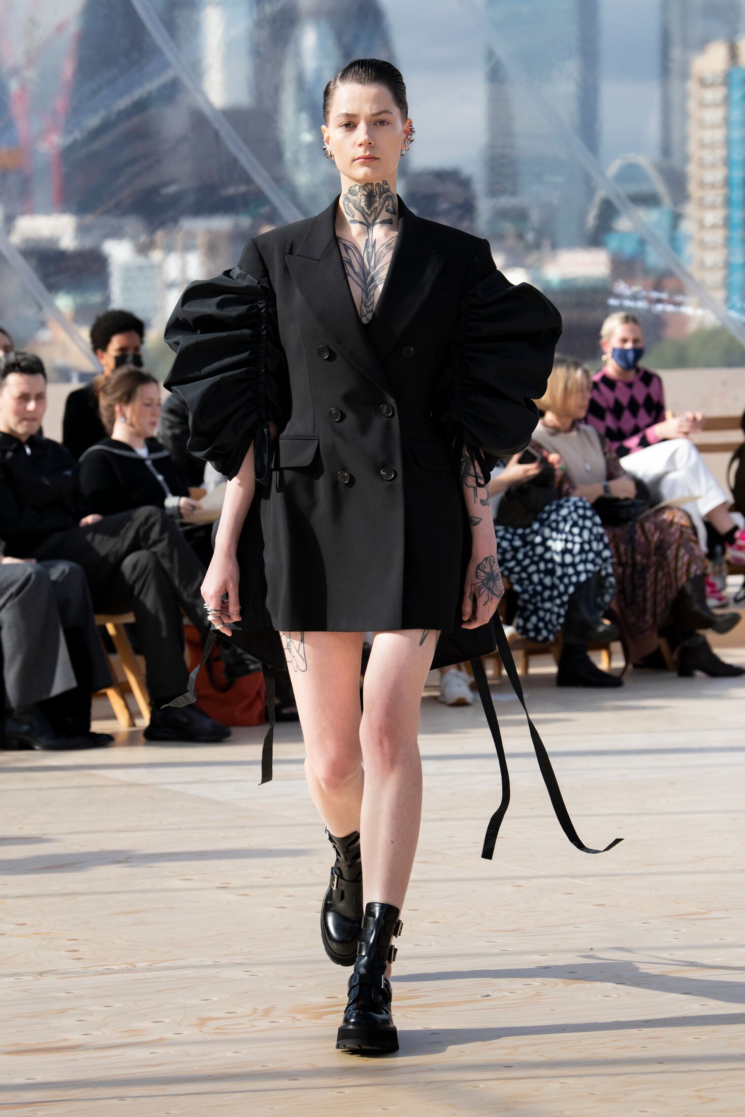 Alexander McQueen（亚历山大麦昆）