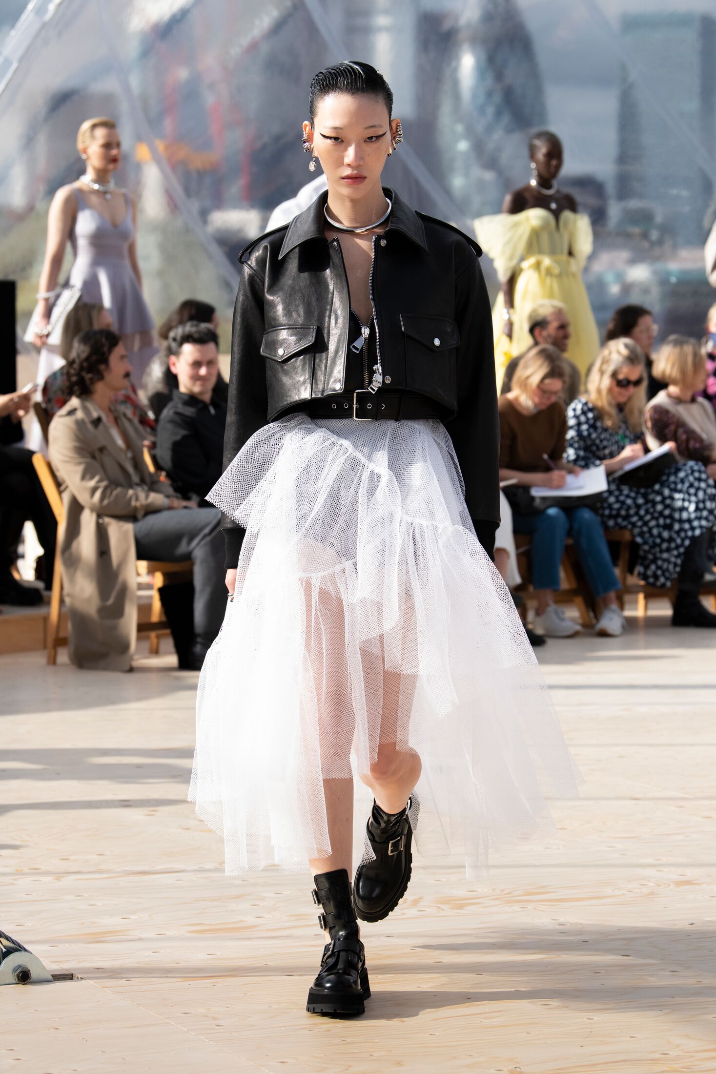 Alexander McQueen（亚历山大麦昆）