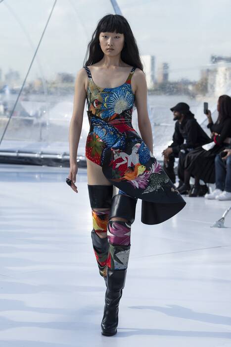 Alexander McQueen（亚历山大麦昆）