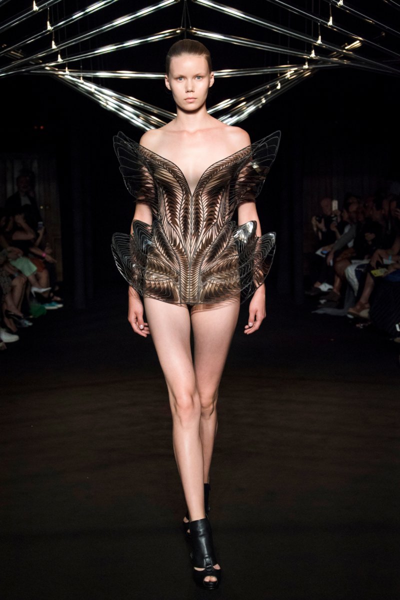 Iris van Herpen 艾里斯·范·荷本