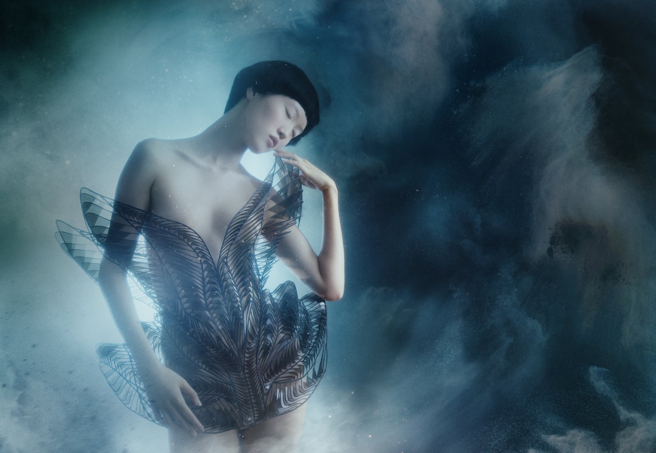 Iris van Herpen 艾里斯·范·荷本