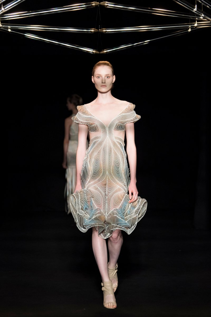 Iris van Herpen 艾里斯·范·荷本