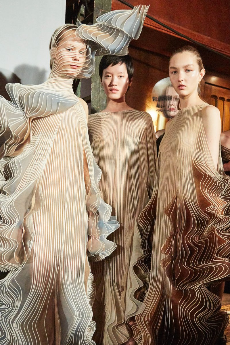 Iris van Herpen 艾里斯·范·荷本