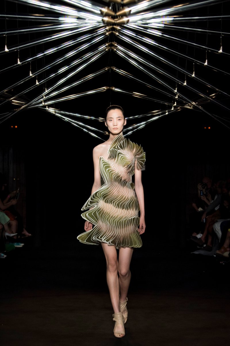 Iris van Herpen 艾里斯·范·荷本
