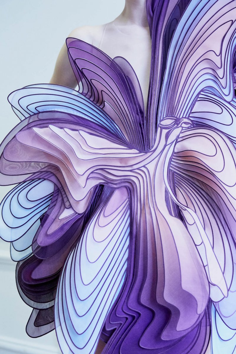 Iris van Herpen 艾里斯·范·荷本