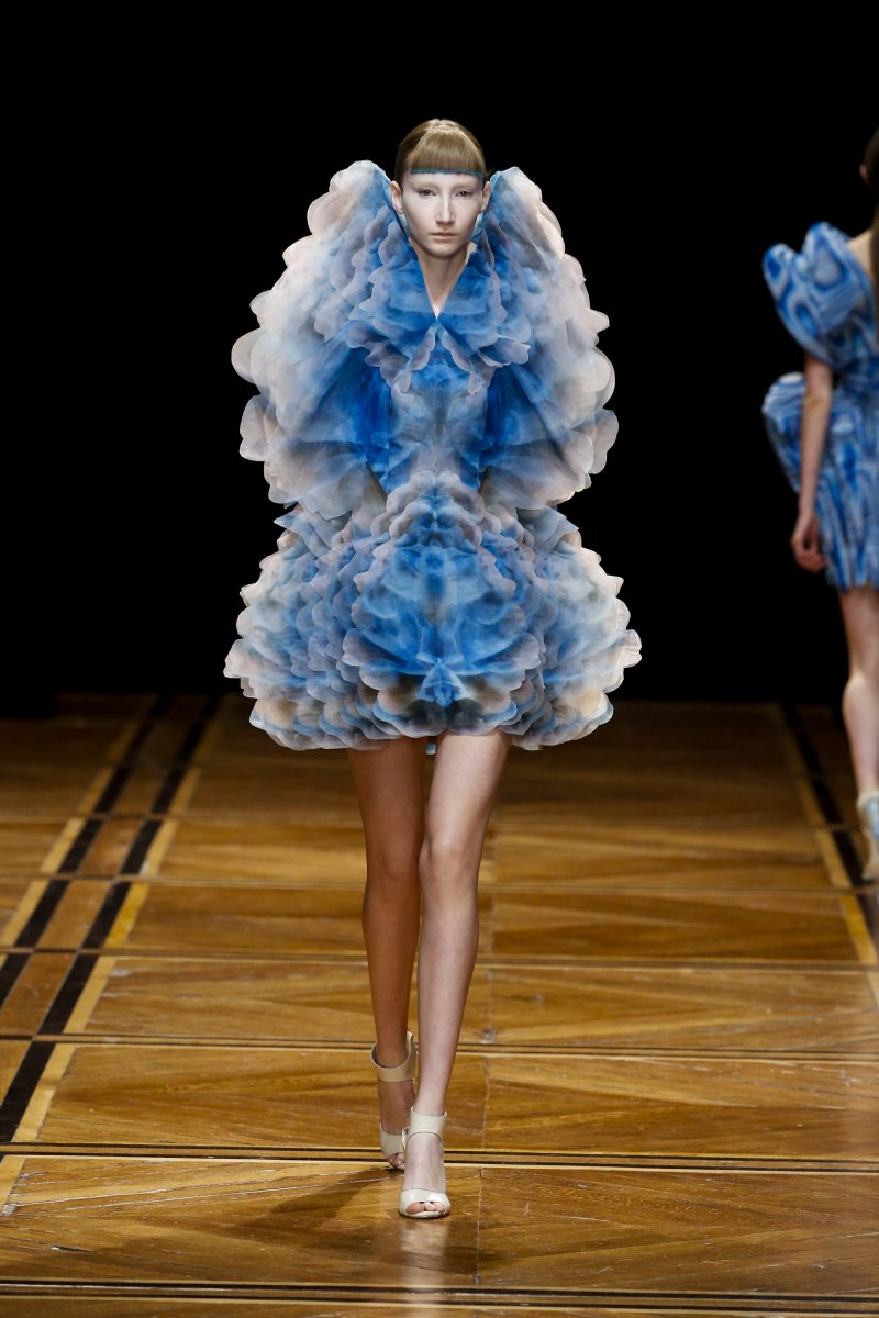 Iris van Herpen 艾里斯·范·荷本