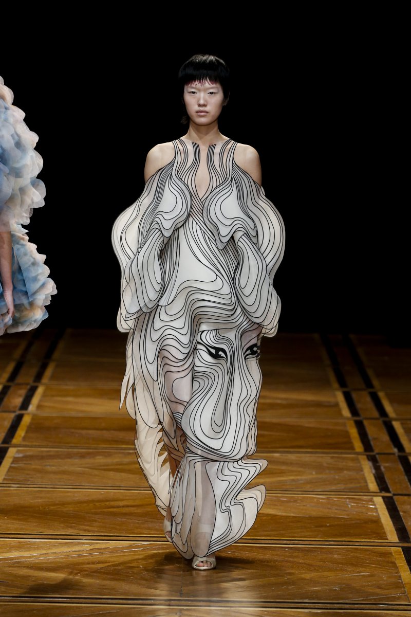 Iris van Herpen 艾里斯·范·荷本