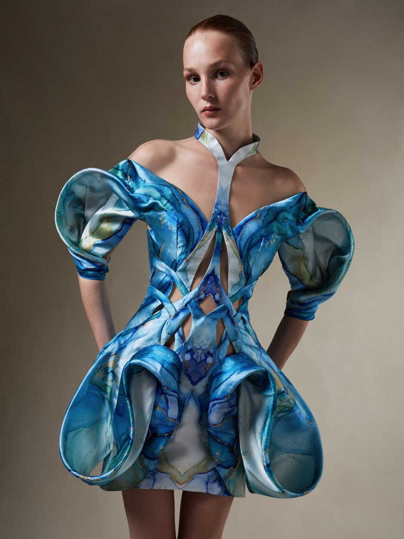 Iris van Herpen 艾里斯·范·荷本