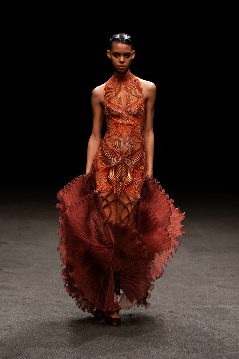 Iris van Herpen 艾里斯·范·荷本