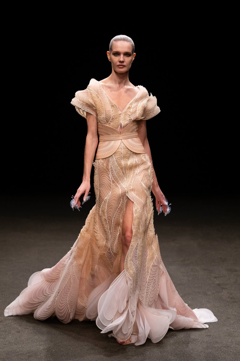 Iris van Herpen 艾里斯·范·荷本