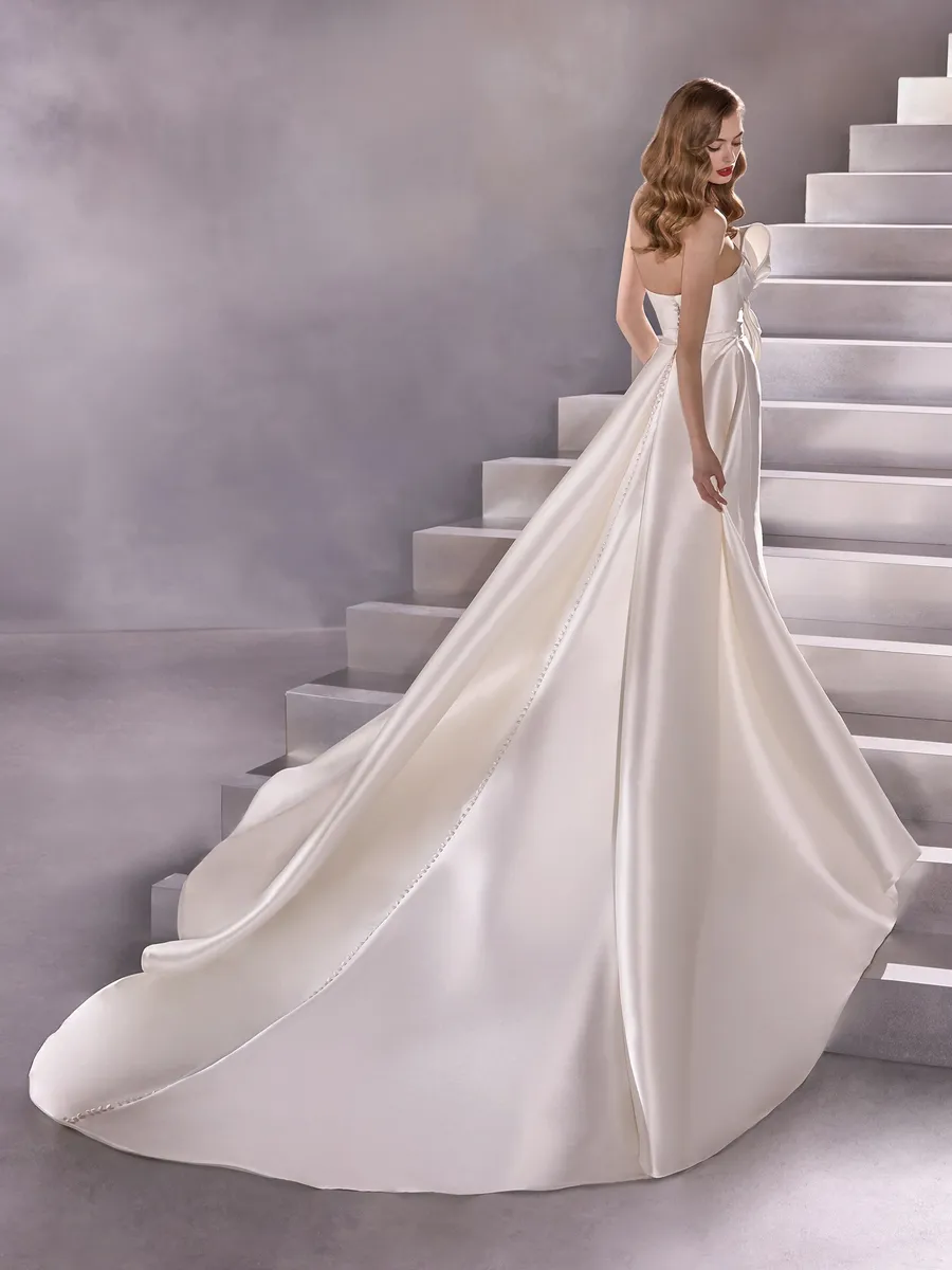 Pronovias