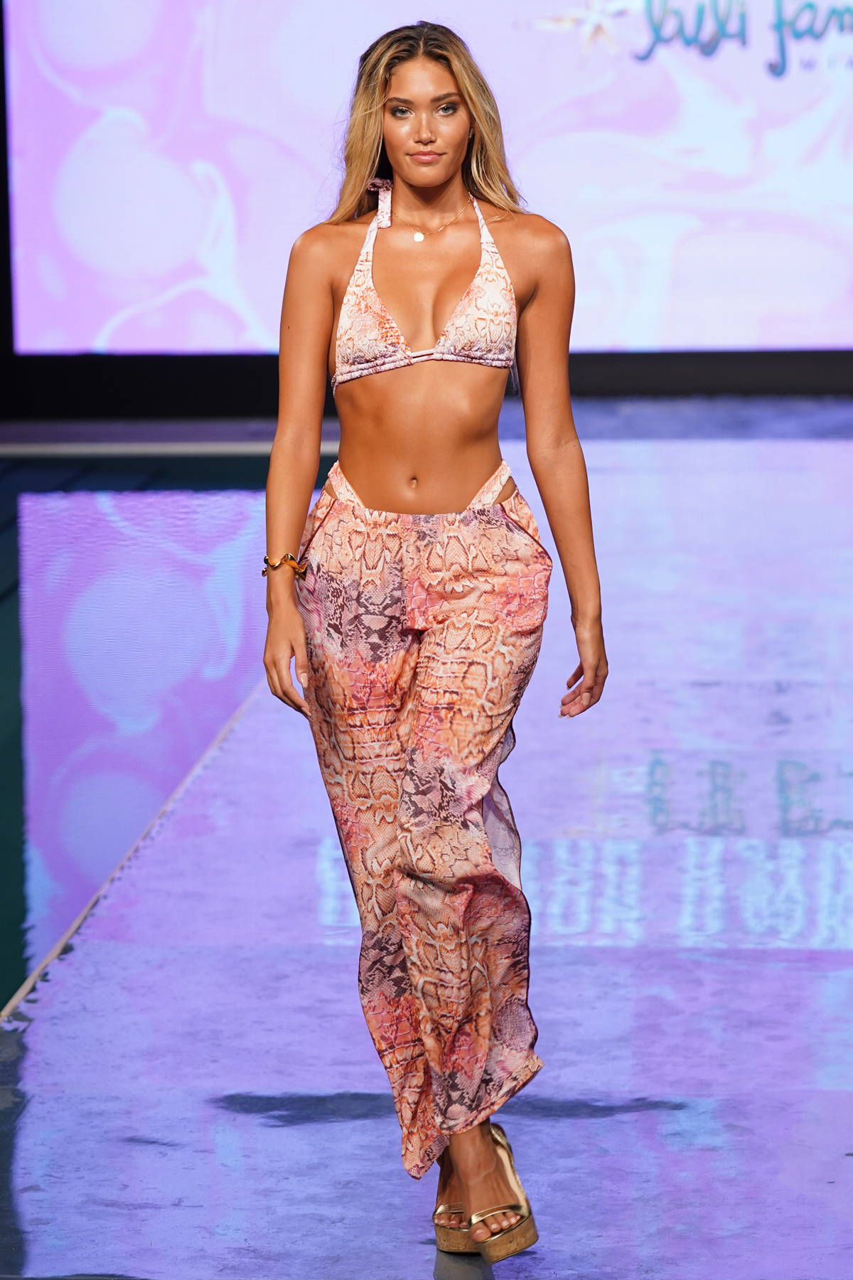 Luli Fama（路伊梵）